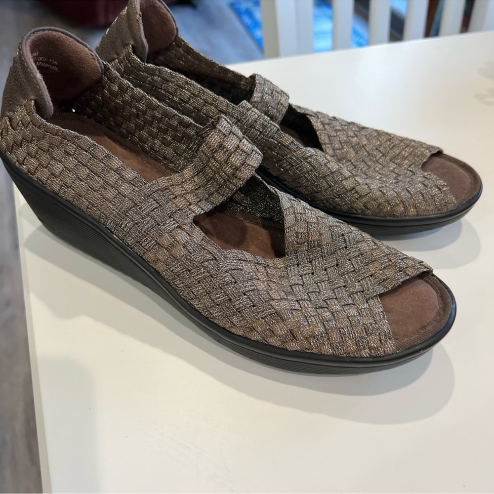 Bare Traps Umma Shiny Bronze Woven Platform Wedge Peeptoe Mary Janes SZ 9M
